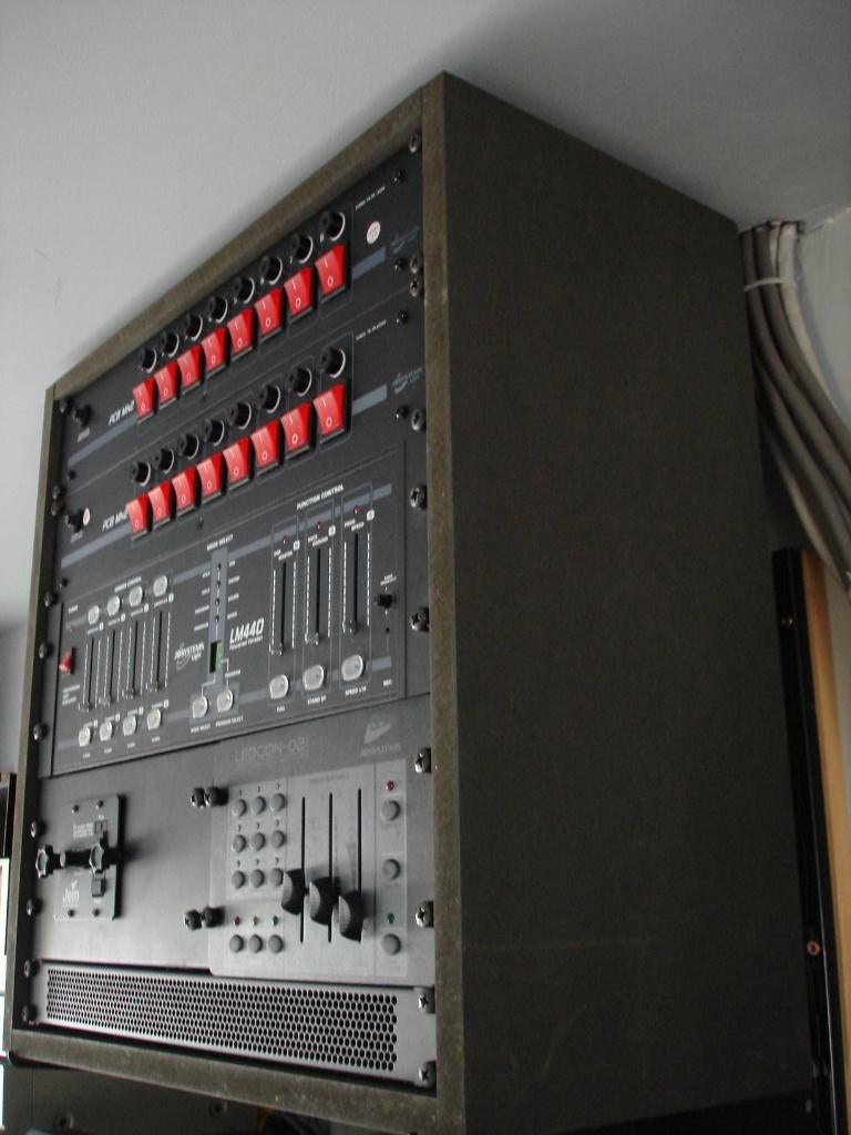 Rack (LEEG) in zwarte MDF voor bediening van verlichting., Muziek en Instrumenten, Ophalen, Gebruikt, Licht