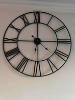 Grote wandklok zwart metaal, Huis en Inrichting, Ophalen, Zo goed als nieuw, Wandklok
