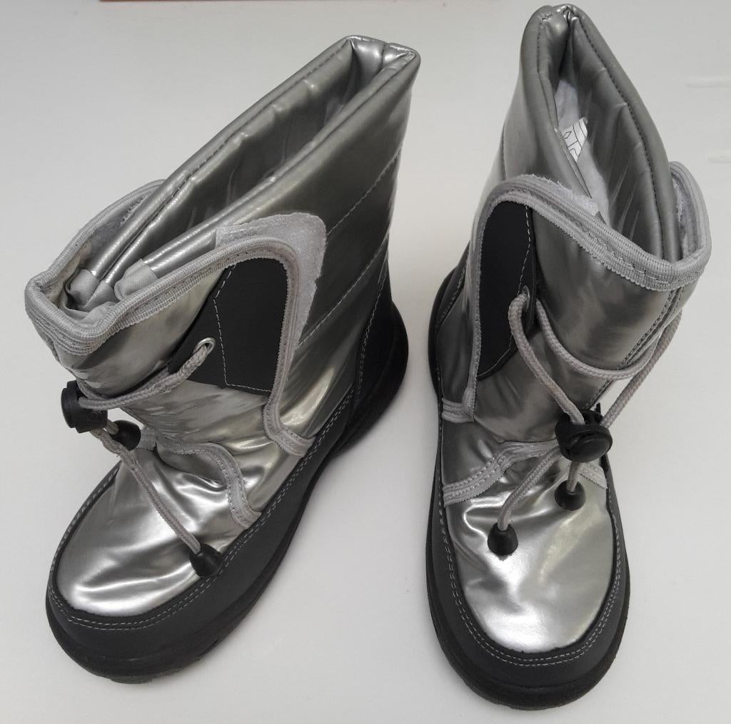 Zilveren winterlaarsjes met dikke zool, maat 31, prima staat, Gebruikt, Meisje, Ophalen of Verzenden, Laarzen