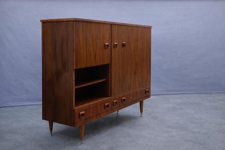 Mid century palissander highboard, Huis en Inrichting, Kasten | Wandmeubels, Gebruikt, 100 tot 150 cm, Minder dan 150 cm, 25 tot 50 cm