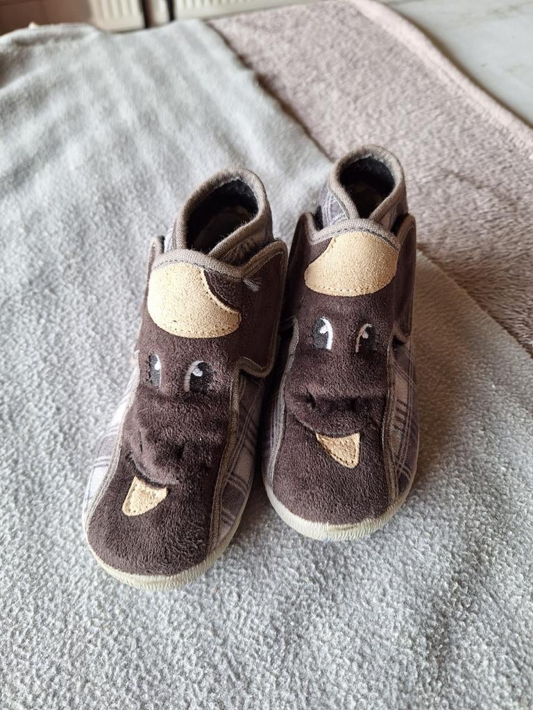 Pantoufles taille 26 - Bellamy, Enfants & Bébés, Vêtements de bébé | Chaussures & Chaussettes, Enlèvement ou Envoi