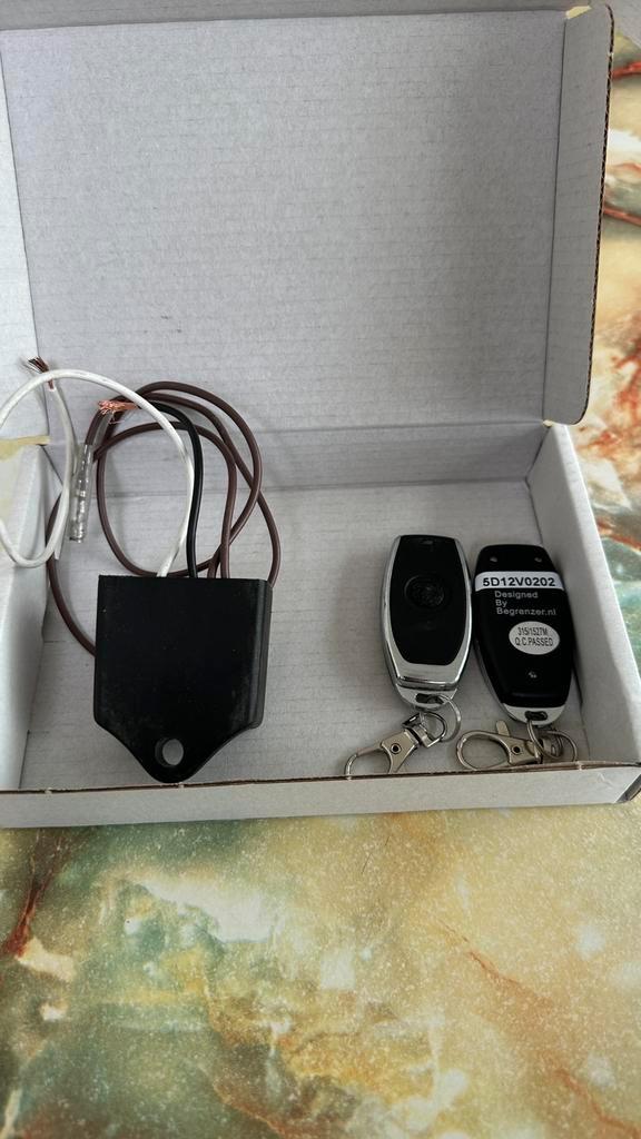 Begrenzer 2takt met afstandsbediening, Fietsen en Brommers, Brommeronderdelen | Scooters, Zo goed als nieuw, Ophalen