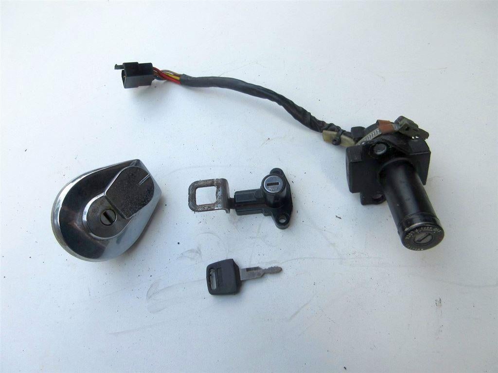 Honda VF500 slotenset Magna VF 500 contactslot tankdop PC13, Motoren, Ophalen of Verzenden, Gebruikt