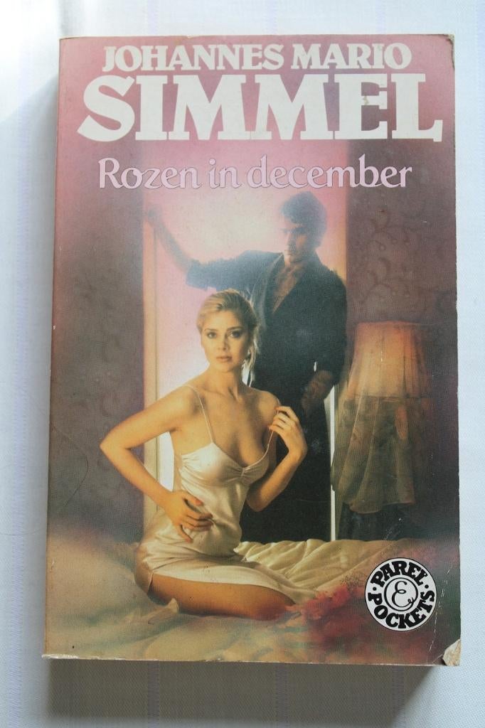 Johannes Mario Simmel - Rozen in december, Gelezen, Johannes Mario Simmel, Ophalen of Verzenden, Nederland