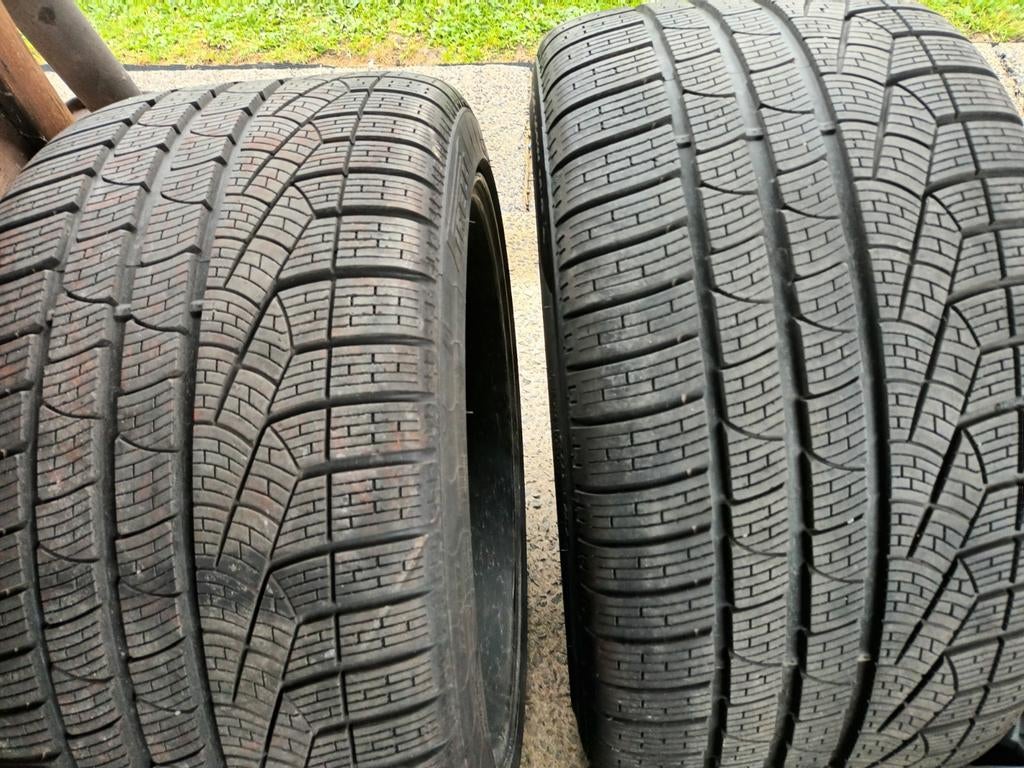 PNEUS PIRELLI 325 30 20 ET 335 30 20, Enlèvement ou Envoi, Pneu(s)