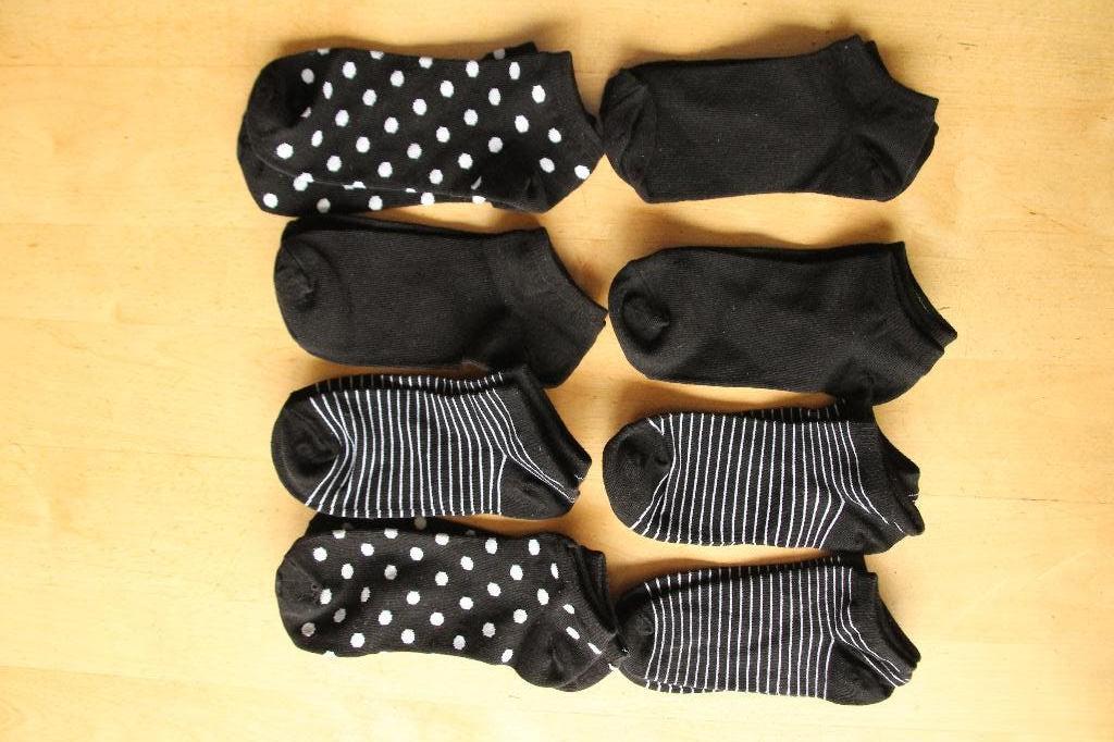 NOUVELLES chaussettes de basket noires à motifs variés, Neuf, Chaussettes et Chaussettes genoux, Noir, Envoi