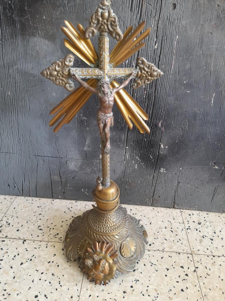 Antiek kruis, Ophalen