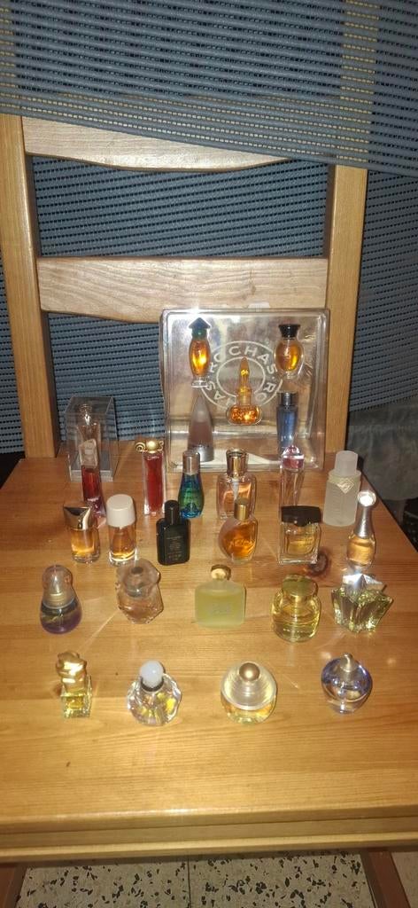 Lot / Kit de mini parfum classique ou vintage, Collections, Parfums