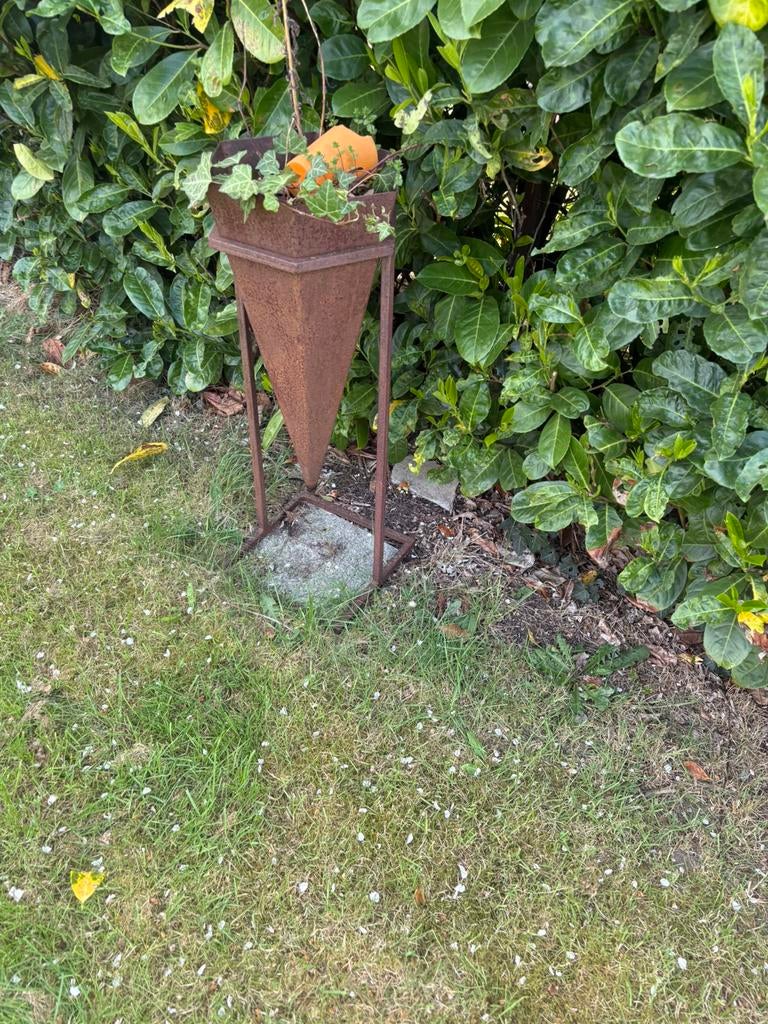 Roestige look bloembakken, Tuin en Terras, Tuinwanddecoratie, Ophalen, Zo goed als nieuw