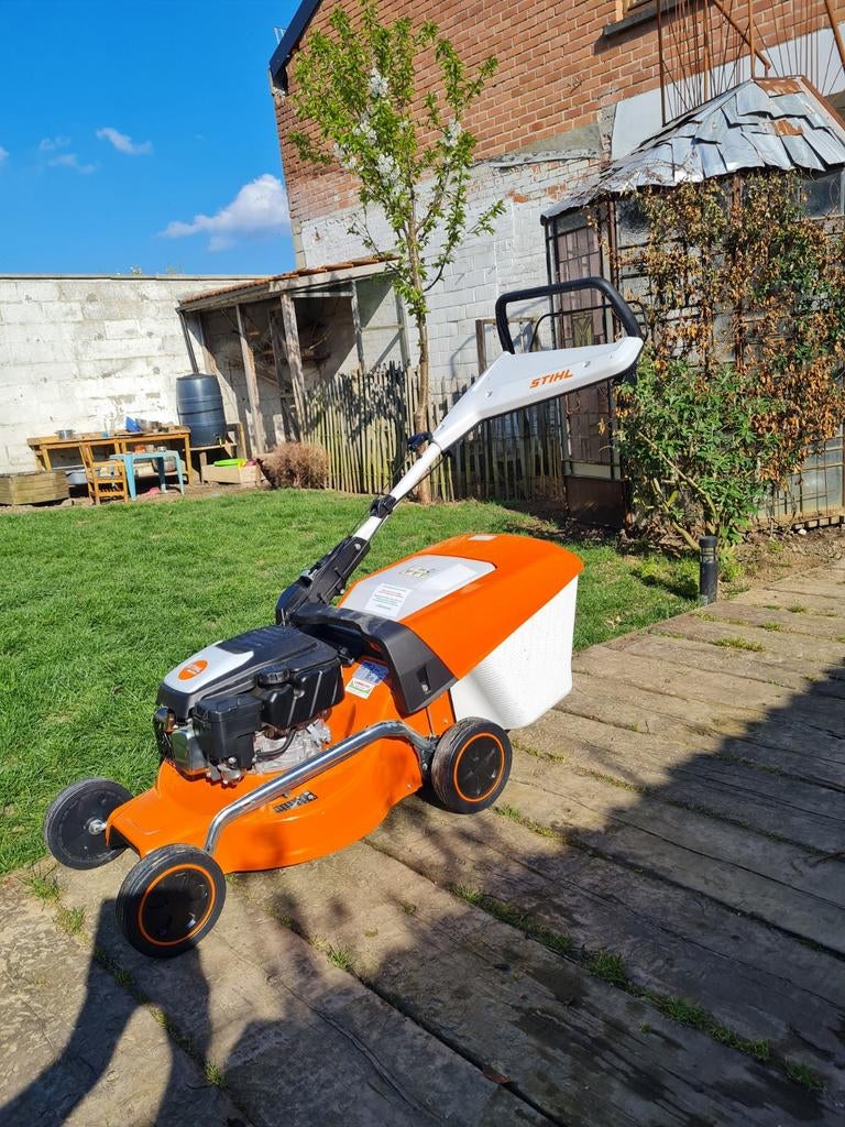 Nouvelle machine à gazon Stihl, Jardin & Terrasse, Enlèvement