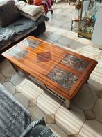 Antieke salontafel, Enlèvement, Utilisé