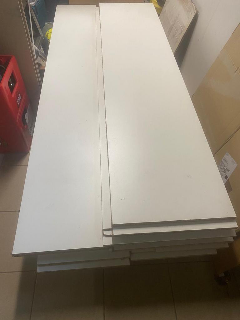 Spaanderplaat met witte melamine - hout, Bricolage & Construction, Plaques & Panneaux, Comme neuf, Autres matériaux, Enlèvement