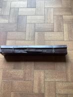 Bruin koffertje voor muziekinstrument, Ophalen