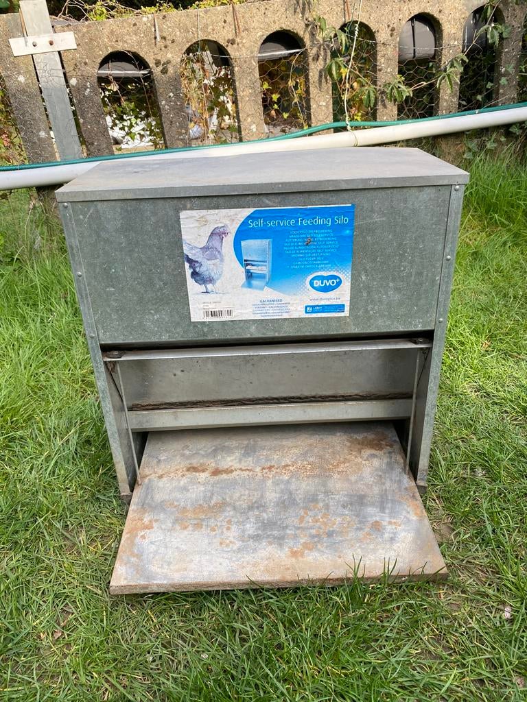 Zelfbedienende voedersilo voor kippen, Ophalen, Gebruikt
