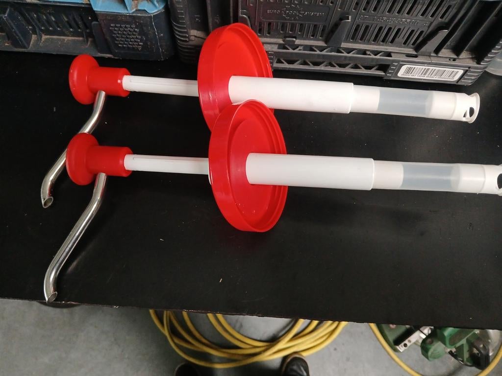 2 saus pompen van hella, Ophalen of Verzenden