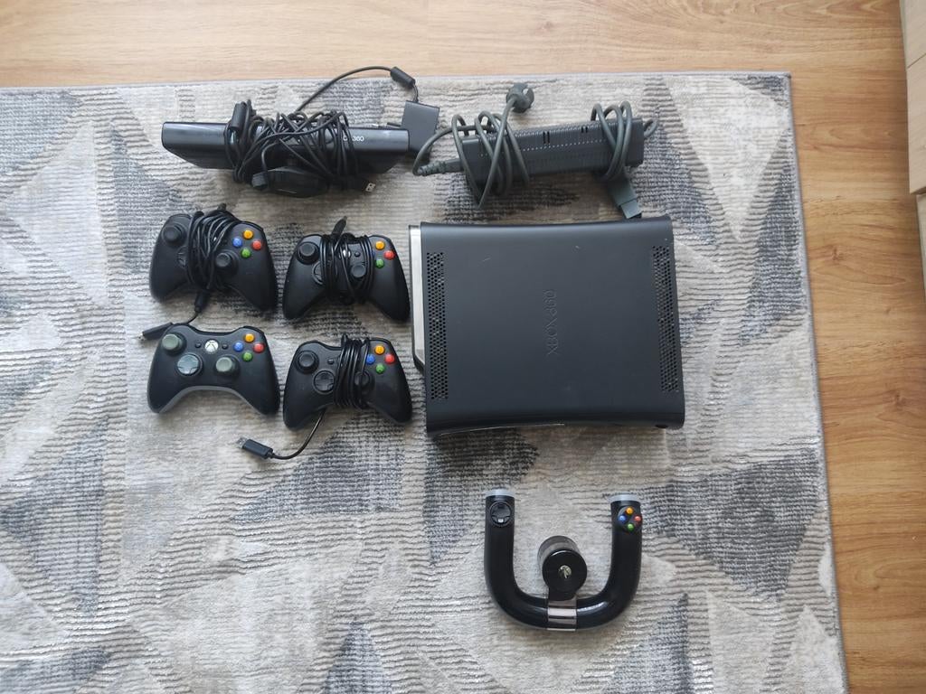 (USED) Xbox console set + COD game (free upon purchase), Enlèvement, Utilisé
