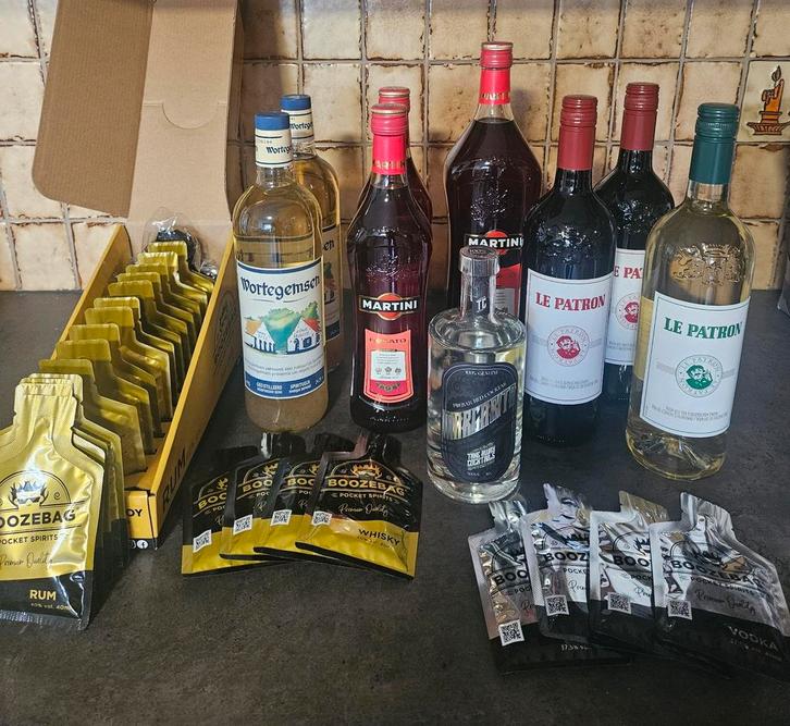 Set de boissons alcoolisées, Collections, Vins, Vin rouge, Enlèvement