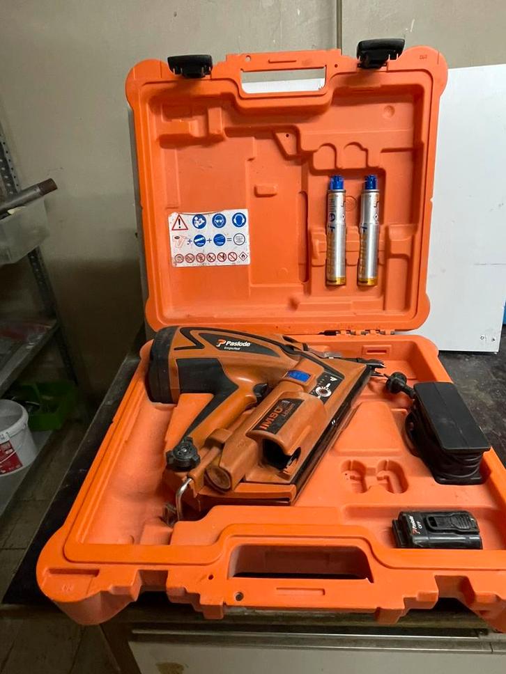 Nagelschieter op gas merk : PASLODE, Bricolage & Construction, Outillage | Outillage à main, Enlèvement