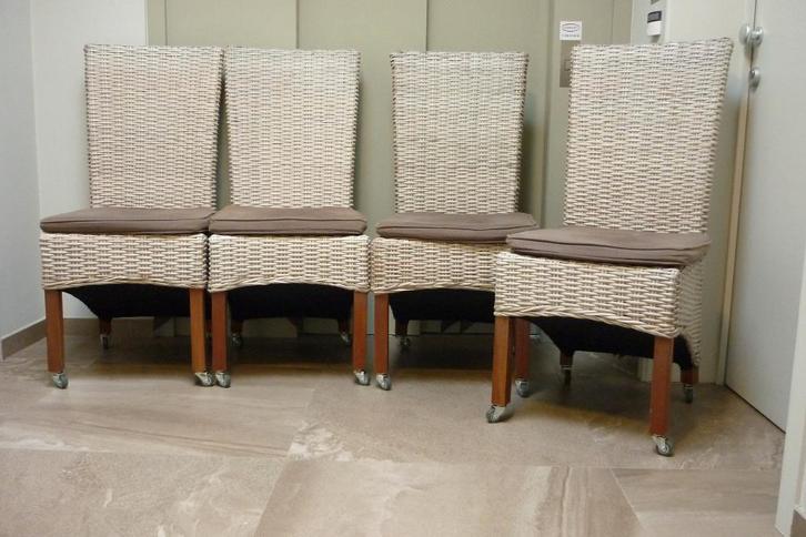 landelijke tafel met 4 stoelen, Huis en Inrichting, Tafels | Eettafels, Zo goed als nieuw, 50 tot 100 cm, 100 tot 150 cm, Vier personen