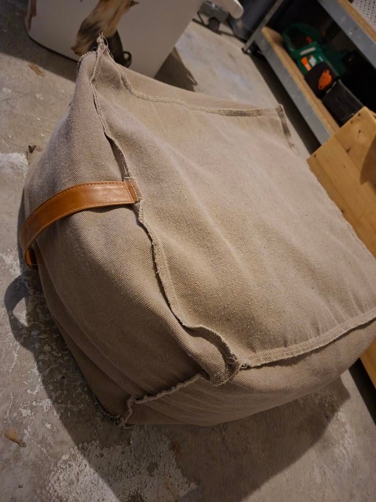 Zitzak Industrial style met leder handvat., Maison & Meubles, Sièges-poires, Enlèvement, Pouf