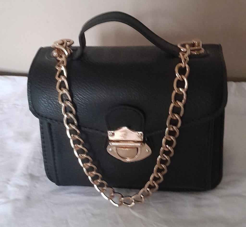 Prachtig klein avond tasje., Ophalen of Verzenden, Zo goed als nieuw, Zwart, Avondtasje