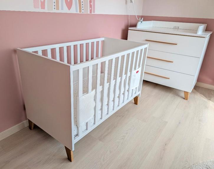 Lit + Commode Transland Steffi blanc (très bon état), Enfants & Bébés, Berceaux & Lits, Comme neuf, Lit, Enlèvement