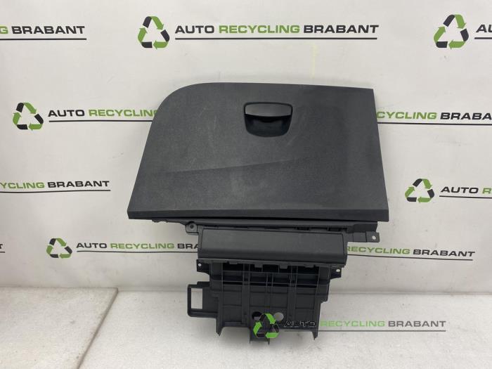 Boîte à gants d'un Seat Ibiza, Autos : Pièces & Accessoires, Tableau de bord & Interrupteurs, Utilisé, 3 mois de garantie, Enlèvement ou Envoi