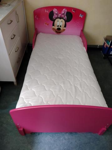 Kinderbed Mickey MOUSE met matras beschikbaar voor biedingen