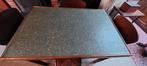 tafel b 76cm, l 118cm, h 80cm, Ophalen