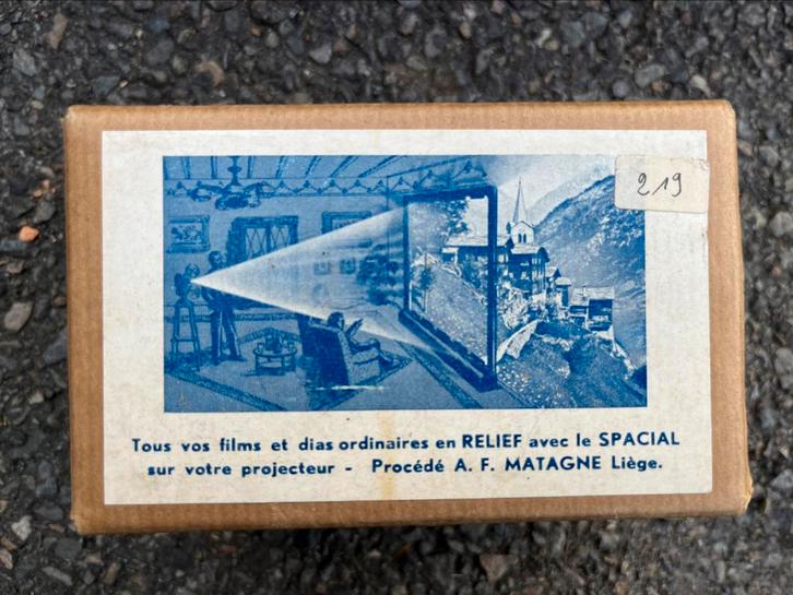 Relief LE SPACIAL: cinema in reliëf - Belgische uitvinding, Verzamelen, Foto-apparatuur en Filmapparatuur, Lens of Lenzen, 1940 tot 1960
