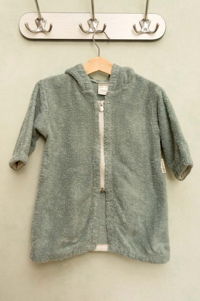 Grijze badjas met rits Koeka, maat 86, Kinderen en Baby's, Babykleding | Maat 86, Zo goed als nieuw, Jongetje of Meisje, Nacht- of Onderkleding