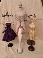 Lot juwelenhouders, Enlèvement