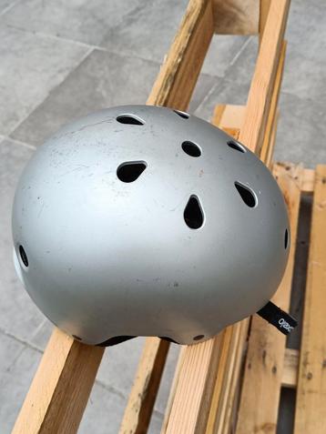 Skate helm beschikbaar voor biedingen