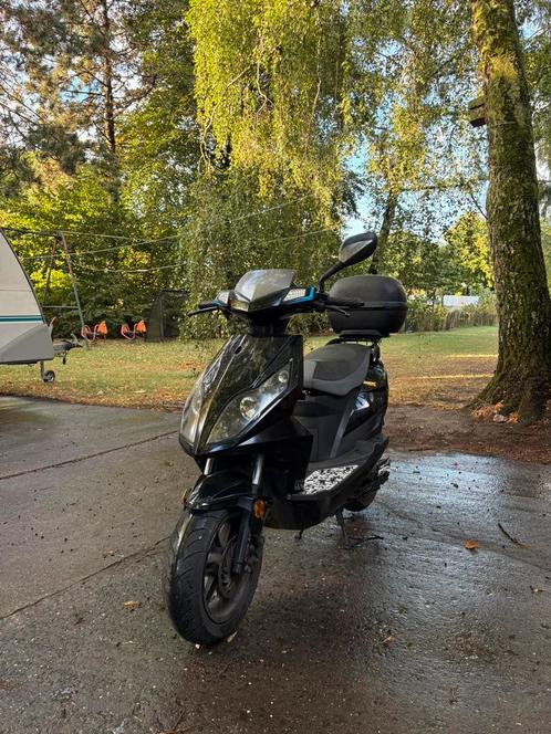 B klasse brommer 2t moet weg, Fietsen en Brommers, Brommers | Crossbrommers, Zo goed als nieuw, Derbi, Ophalen of Verzenden