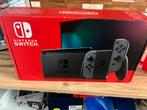 Nintendo Swtch, Avec jeux, Avec 3 manettes ou plus, Enlèvement, Utilisé