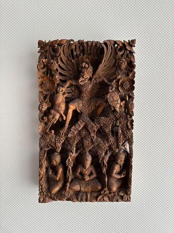 Wanddecoratie in hout beschikbaar voor biedingen