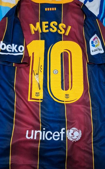 Gesigneerd Barcelona voetbalshirt door Messi met foto en COA