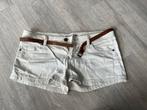 Short en jean blanc avec ceinture, Vêtements | Femmes, Culottes & Pantalons, Taille 38/40 (M), Enlèvement ou Envoi, Pimkie, Porté