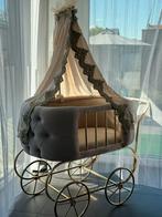 beige velvet baby bed, Ophalen, Zo goed als nieuw