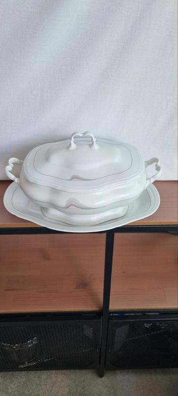 Soepterrine beschikbaar voor biedingen