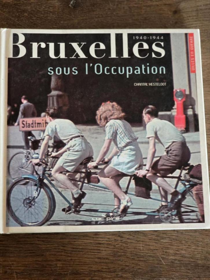 Brussel onder de bezetting gesigneerd, Boeken, Geschiedenis | Stad en Regio, Zo goed als nieuw, Ophalen of Verzenden