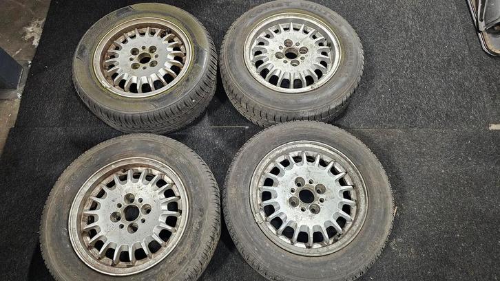 Set Originele velgen kroonkurk BMW 3 serie E30 4X100 ET34 36, Auto-onderdelen, Banden en Velgen, Banden en Velgen, Gebruikt, Ophalen