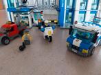 Lego politiekazerne + combiwagen, Kinderen en Baby's, Speelgoed | Duplo en Lego, Ophalen of Verzenden, Zo goed als nieuw, Complete set