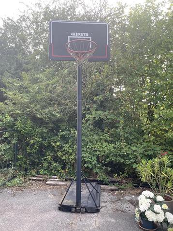 Basketbalring Decathlon beschikbaar voor biedingen