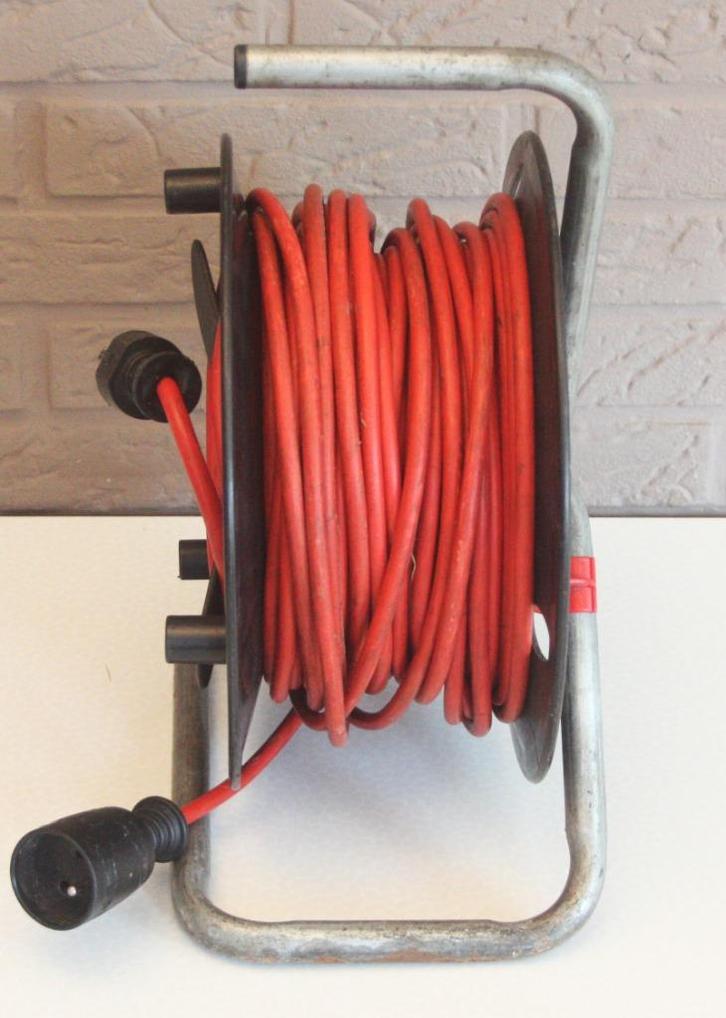 Brennenstuhl Elektriciteit Kabel Haspel / Lengte 40 Meter, Doe-het-zelf en Bouw, Elektriciteit en Kabels, Zo goed als nieuw, Kabel of Snoer