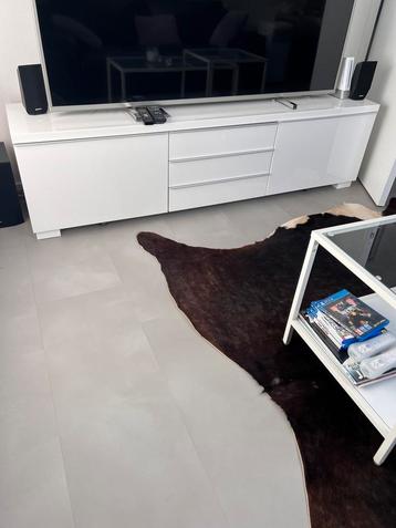 Tv kast wit beschikbaar voor biedingen
