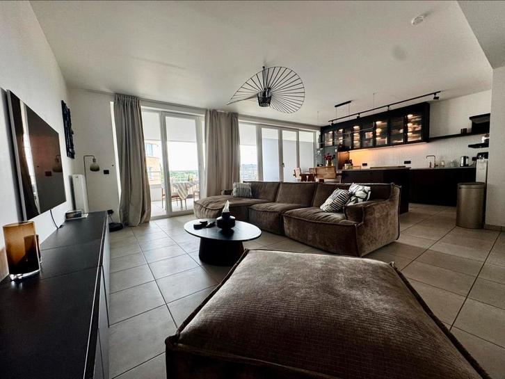 FURNISHED Duplex:2Beds/dressing/ 2 Baths /2 toilets, Immo, Appartementen en Studio's te huur, Brussel, 50 m² of meer