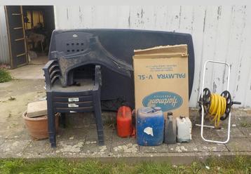 Tuintafel + Tuinstoelen + Ligstoel met bijhorende kussens  beschikbaar voor biedingen