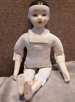 Ancienne poupée pierot en porcelaine, Antiquités & Art, Enlèvement ou Envoi