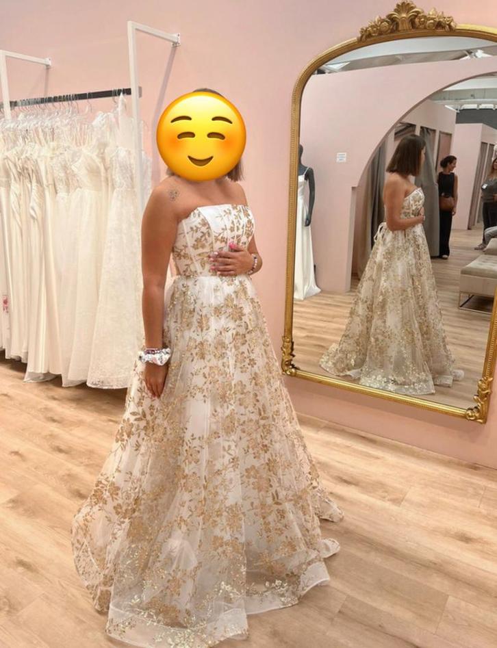 Robe de mariée princesse à dorures, Vêtements | Femmes, Vêtements de mariage & Accessoires de mariage, Comme neuf, Robe de mariée